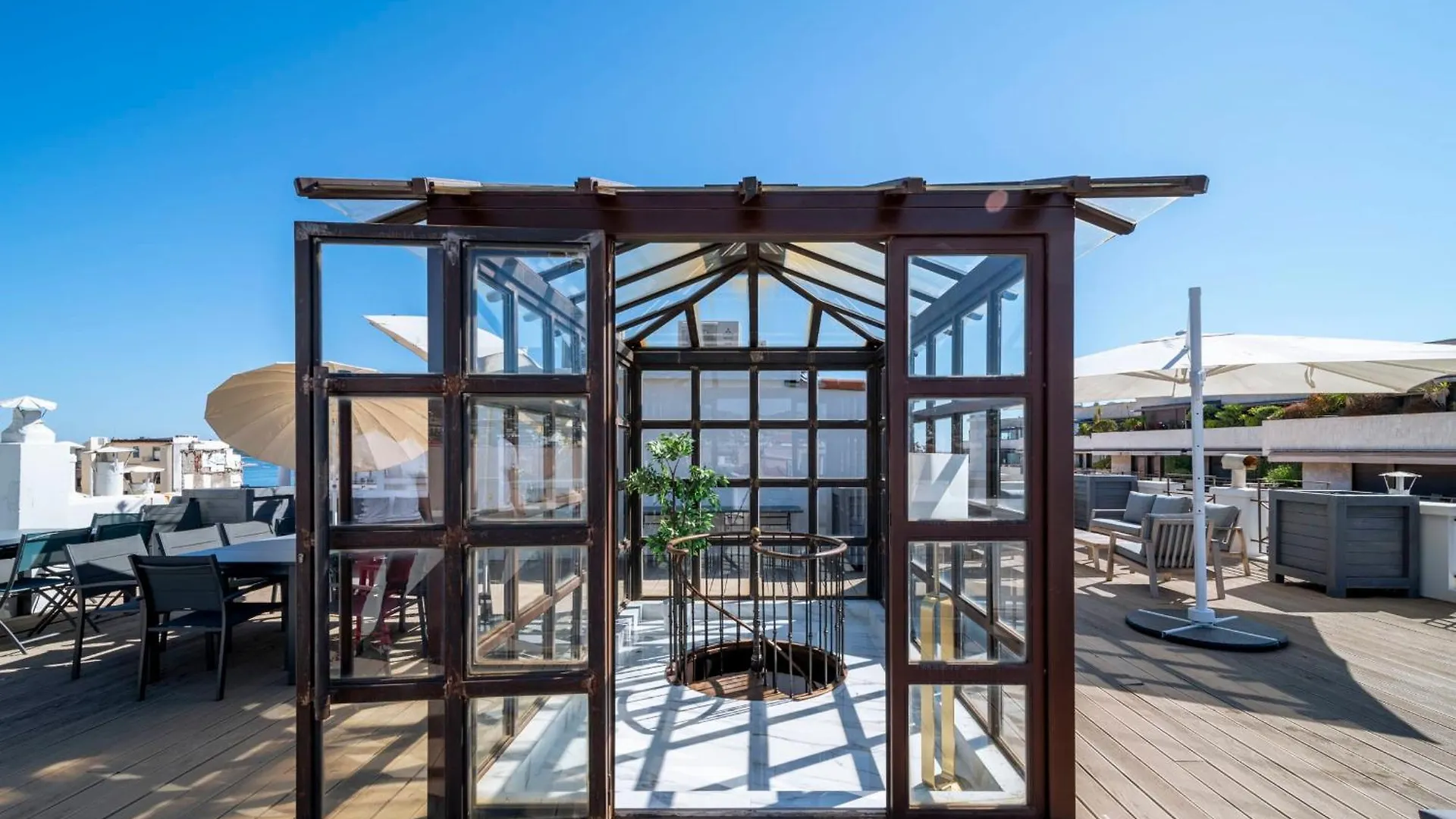 Apartament Ref 1466 - Cannes Back Croisette - Penthouse For Rent Francja